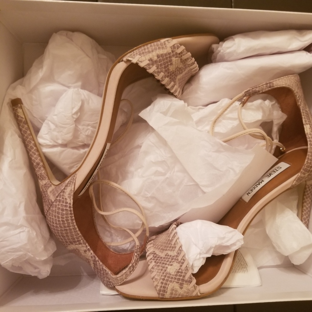 Steve Madden Sallie Snake Snake Sandal - Picture 3 of 5